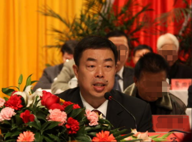 寂寞寡妇啄木鸟