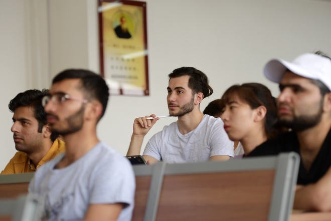 陈冲照片 从容不迫的陈冲照片强大气场