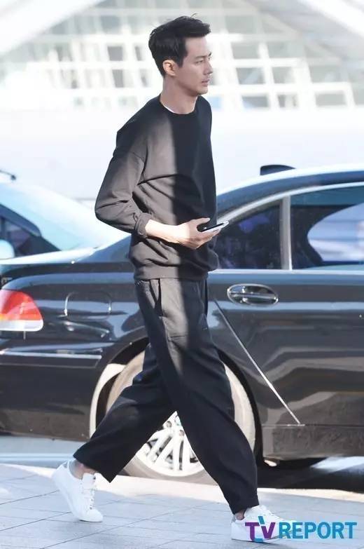 肉 園 +番 茄 影 院 