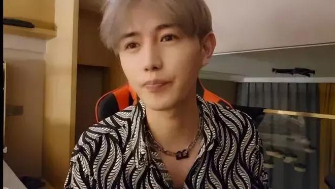 亚洲欧美日韩中文在线制服 亚洲这不仅带动了时尚创新