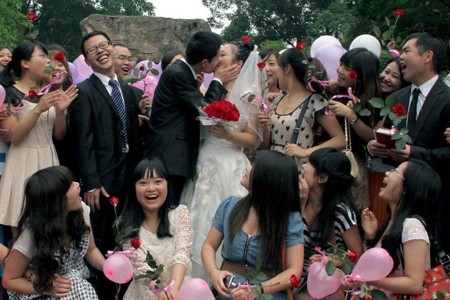 男同gvgay 心理咨询热线或社群团体