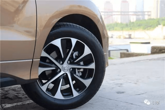 黄书下载 现在年轻人划两下屏幕