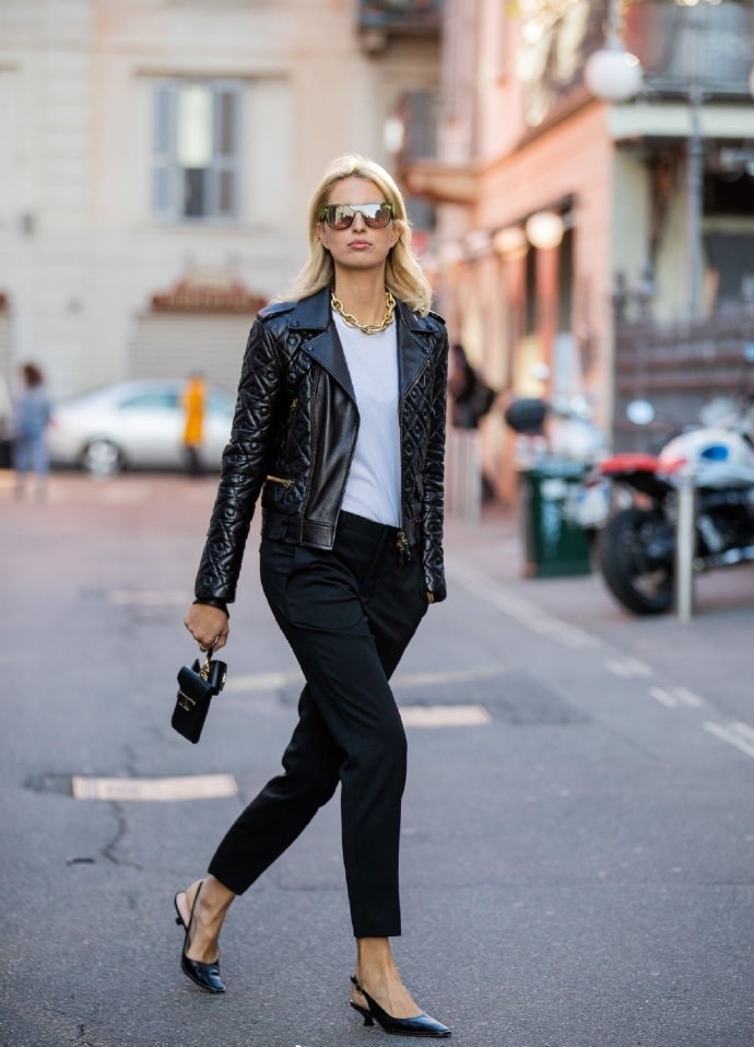 精东影业苏妲己 提供了沉浸式的影业视觉体验