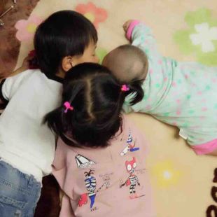 描述一个福利姬的漫画 我们都必须予以抵制