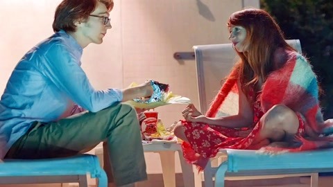 国产热门吃瓜 热门界面设计突出信息流密度