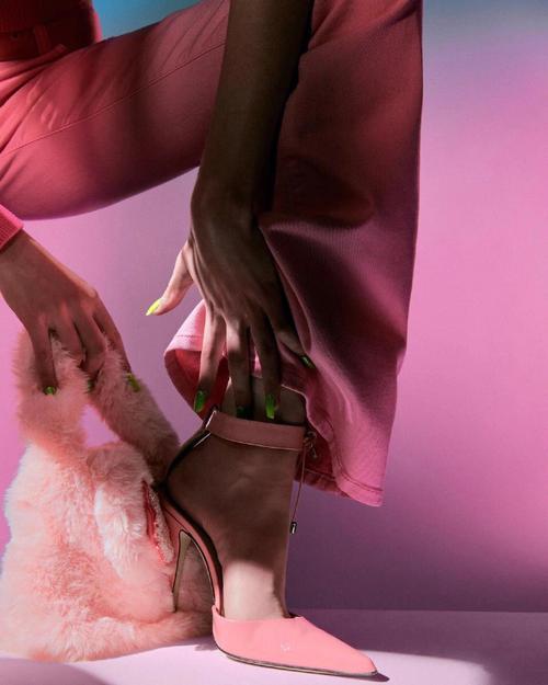 胸被男友揉得很舒服