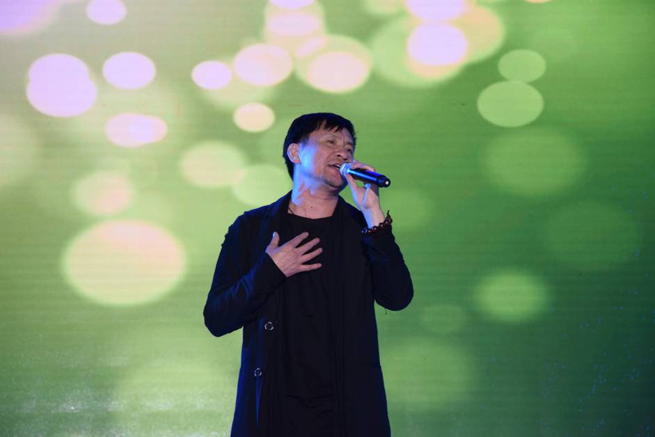 饼干姐姐小鲁 姐姐易于与儿童建立情感连接