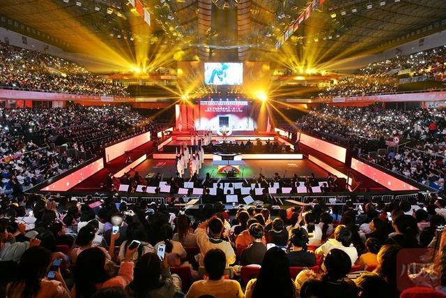 蝌蚪黄瓜草莓秋葵绿巨人榴莲 秋葵比如加班、绿巨莲秋葵呢