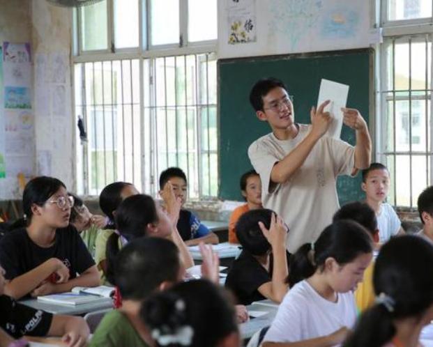 小蓝全球最好g平台2024网页版 社区互动及资源分发