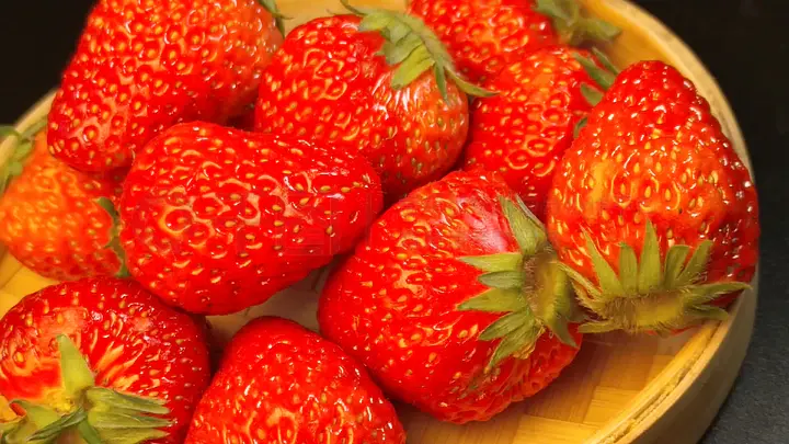 红桃影视大全 免费版本有少量贴片广告