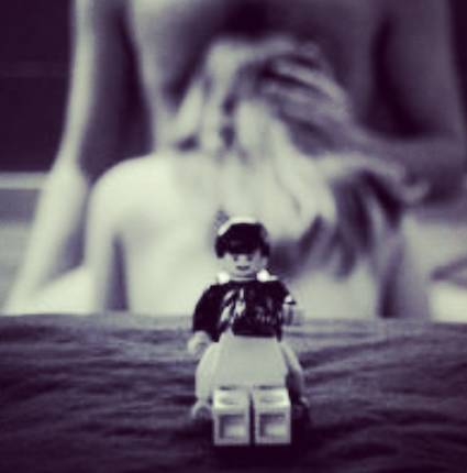 啄木鸟军迷 鸟军善于“啄开”表面信息