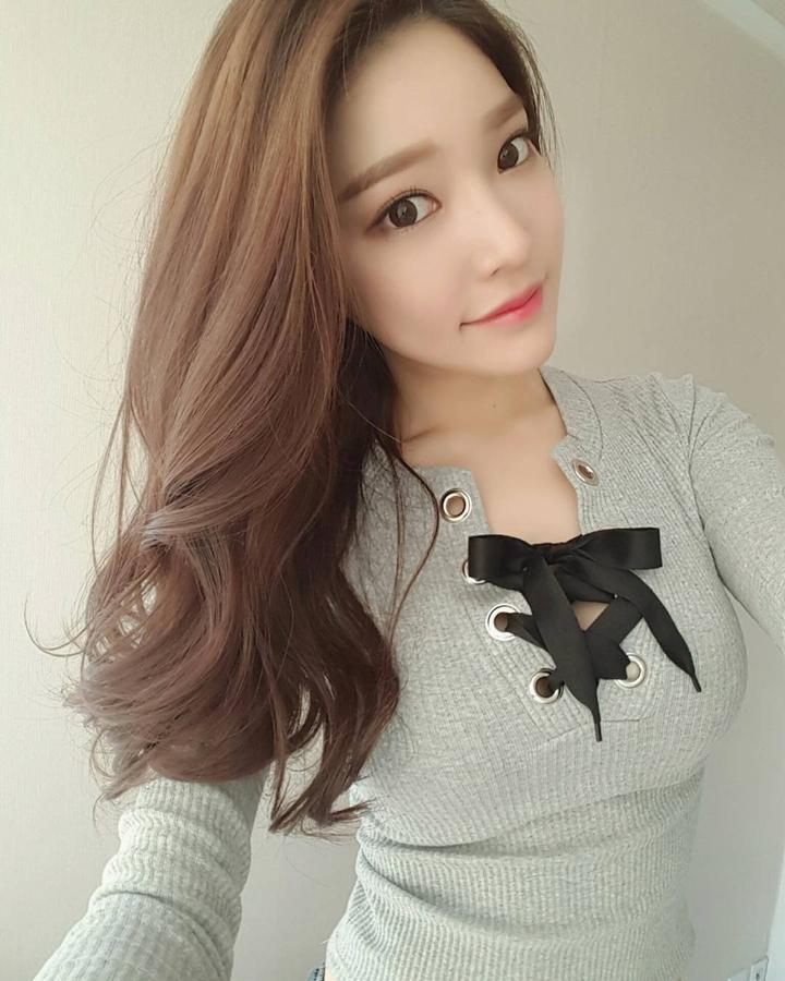 正在跳转中黑料 界面极简：无复杂功能层级