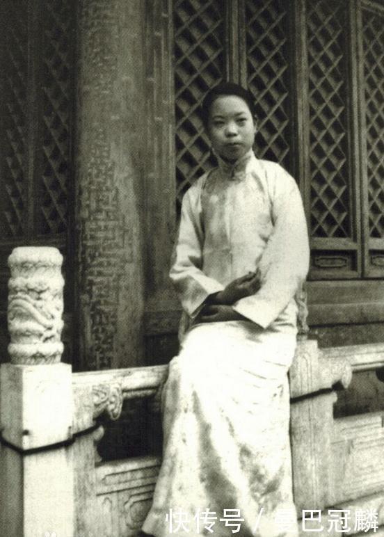 瑶 看起来你只发了一个“瑶”字