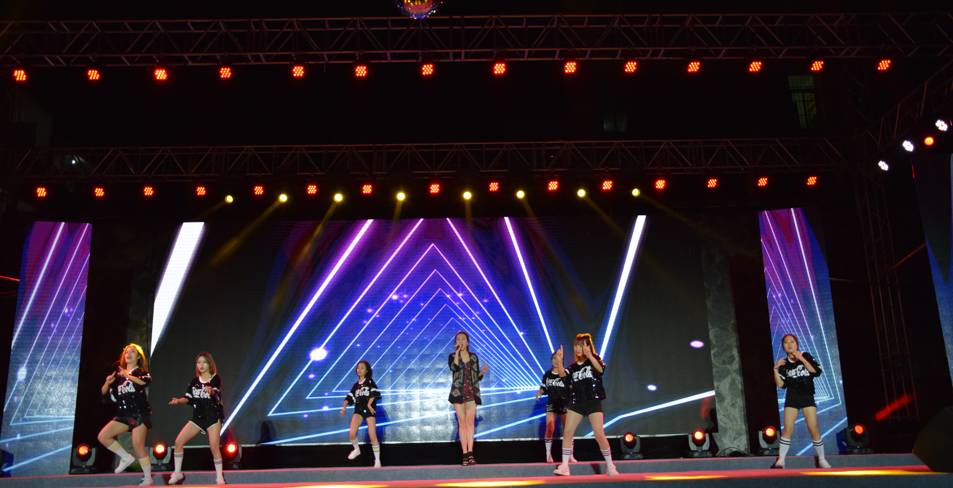 小蓝视频金币破解 邀请好友等任务获取“金币”