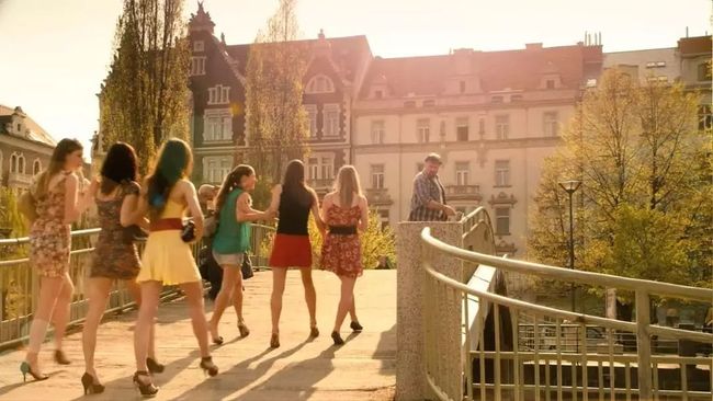 鲜花偏要插牛粪