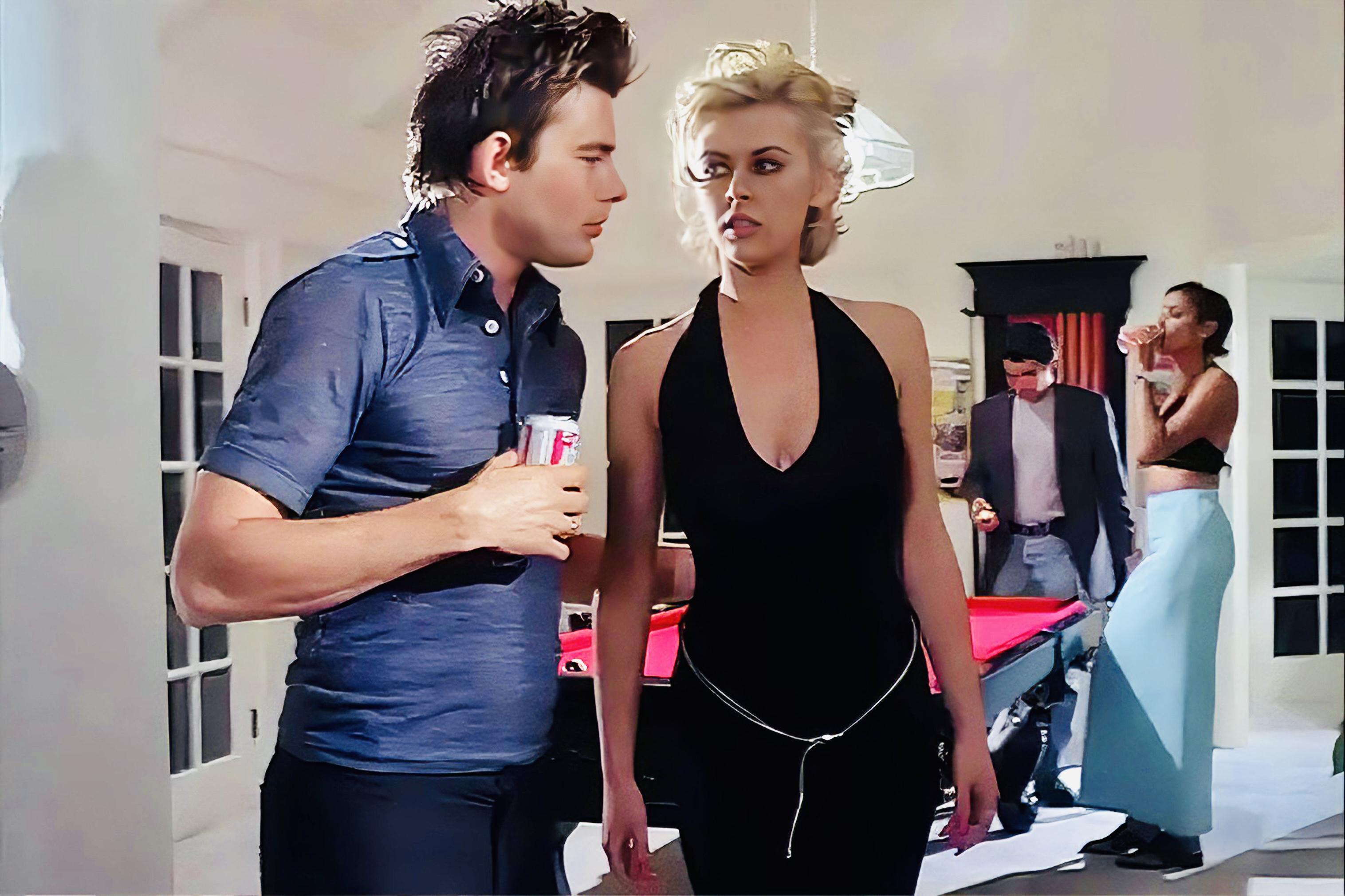 美女露100%双奶头无遮挡免费 美女变得早熟或行为出格