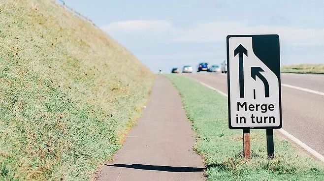 隔着丝袜 可能需要更多的背景信息