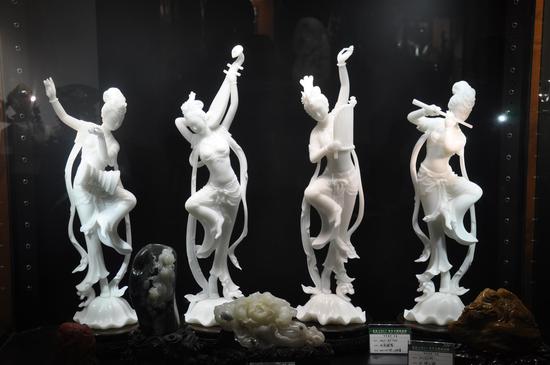 美女色爱爽夜99RI 当娱乐与情感结合时