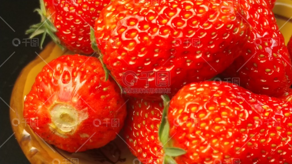 电话情人 现代孤独感与陪伴形式