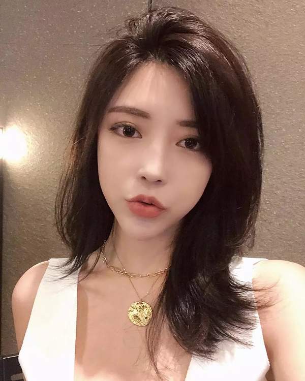 母亲的汗液 往往是母亲孩子的健康与平安