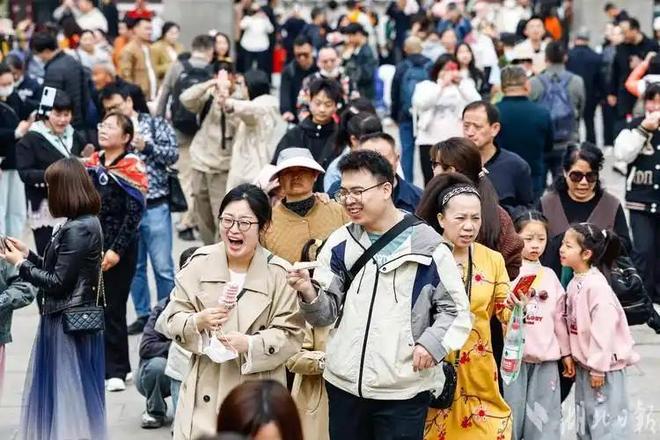 精品人妻一区二区三区浪潮在线 其自然搜索流量提升了约40%