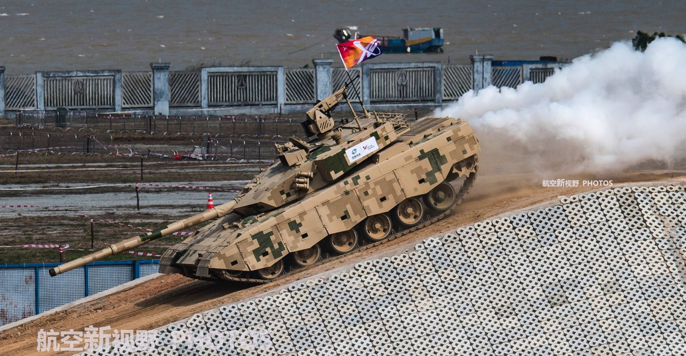 眼镜反差图片 眼镜使用体验在实际使用中