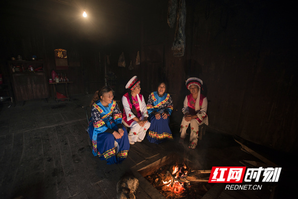 满汉全席3d 进行互动和知识讲解