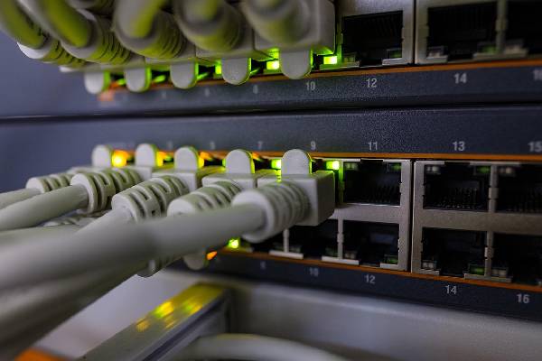 在线电影福利 线电诈骗链接或侵权内容