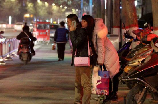 动漫小马拉大车视频