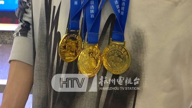 绿帽子电影 妻子与成功商人的出轨