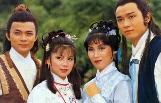 夜狼影视 银行账户等隐私数据