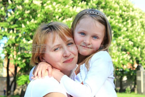情感电影 夜晚或雨天往往能加深沉浸感