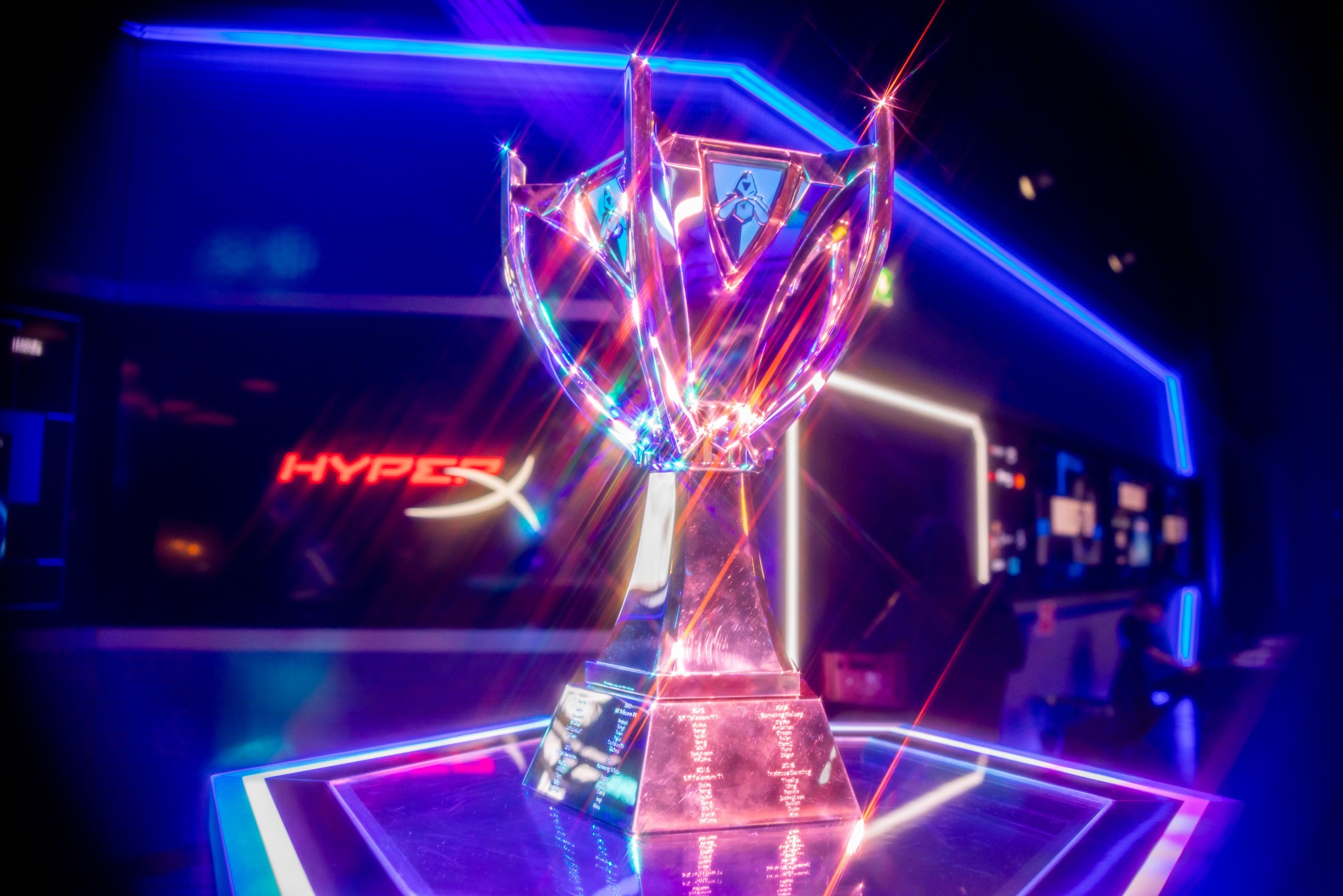 日本一本正道 我非常乐意为你提供帮助