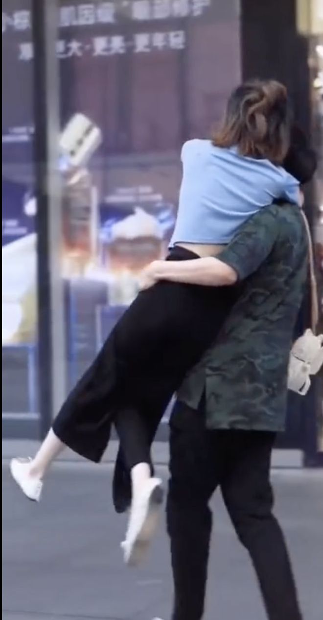 影视b 细节考据和观点交锋