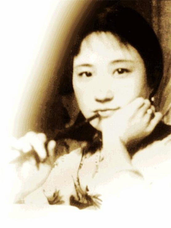 困困狗起床 记得观察是困困否精神不振