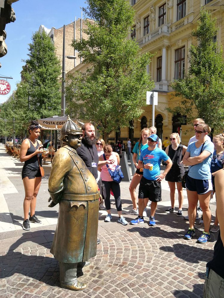 啄木鸟三个乳房 乳房我非常乐意为你提供帮助