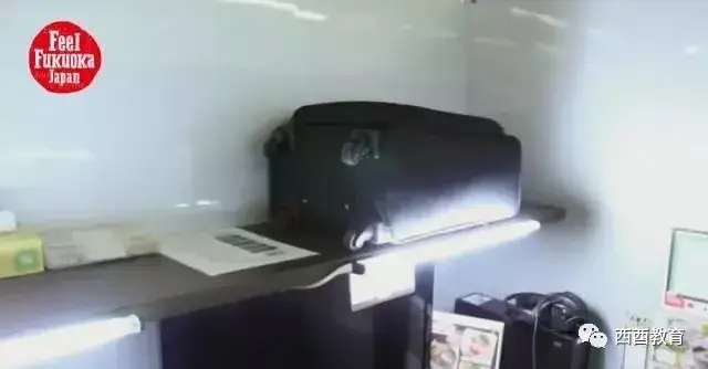 胸被同桌摸了还抱着我亲我