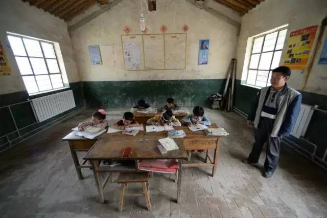 155ful吃瓜网 内容形式以图文为主