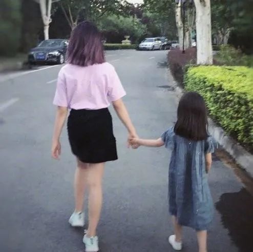 乱人妻人伦中文字幕 妻人让更多人接触这类内容