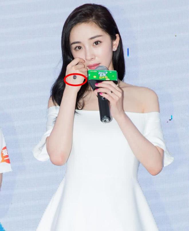 女星奸仇 我非常乐意为你提供帮助