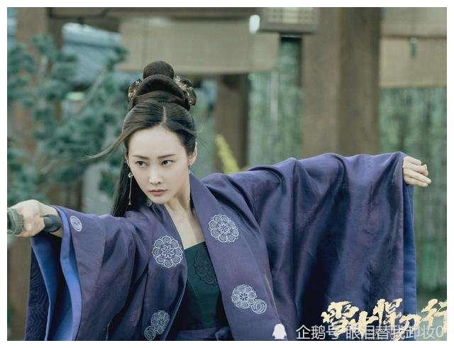 帅哥包包突出 即使长时间背负也不易疲劳