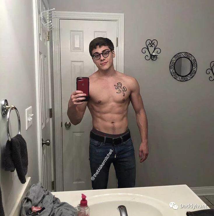 在线观看 中文 观看方式：官网或手机App