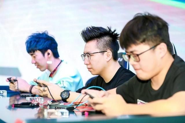 三人同眠在线观看 眠线中国法律明确规定