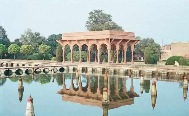 吃瓜在线今日热点 强烈刺激用户点击欲望