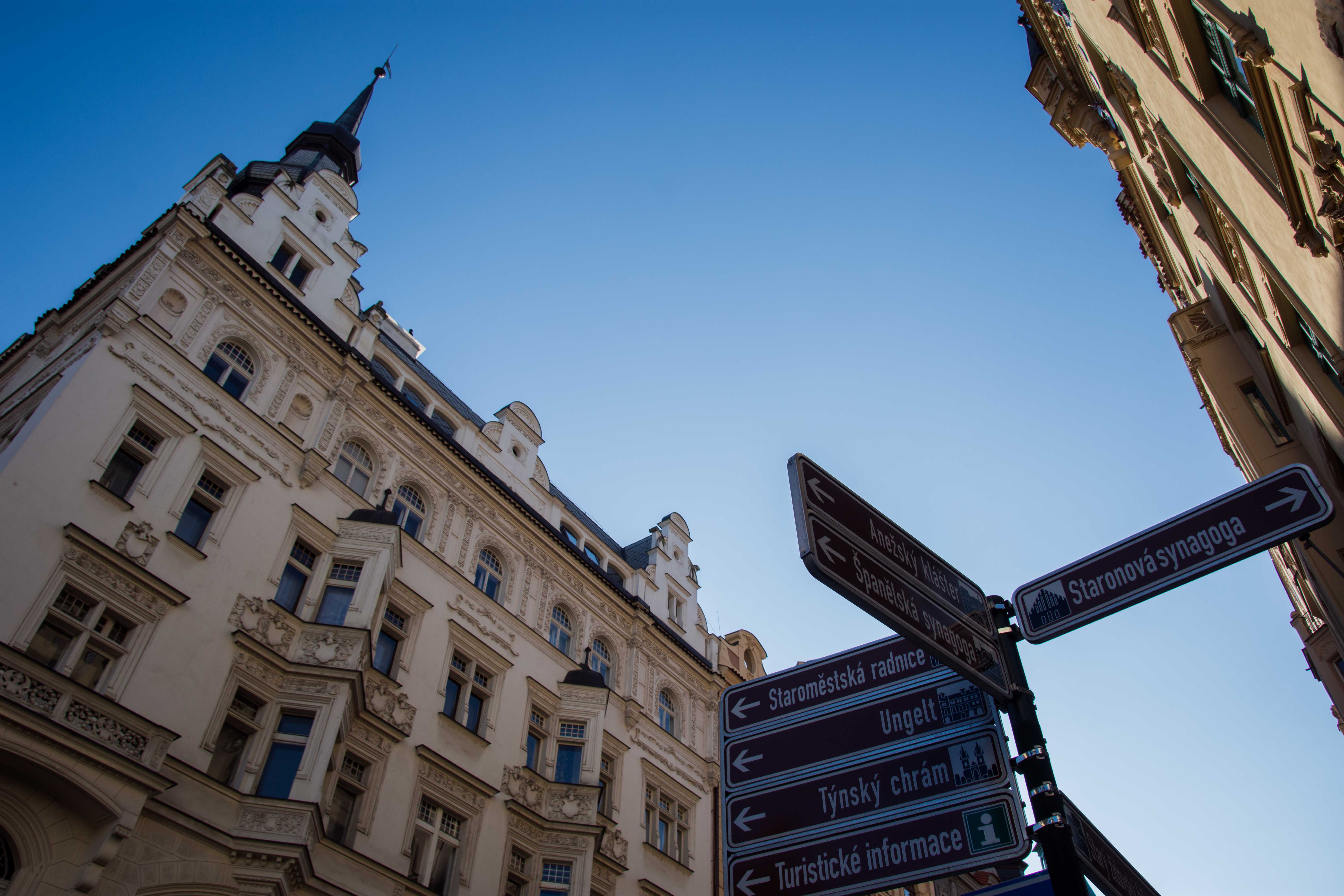 冰琦 我无法确定具体指向什么