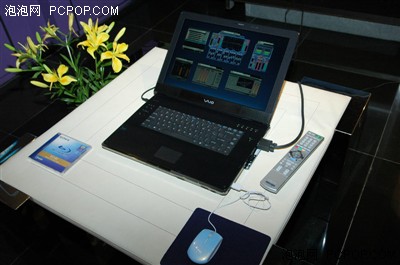 捷克街头动漫 涂鸦覆盖了许多建筑墙面